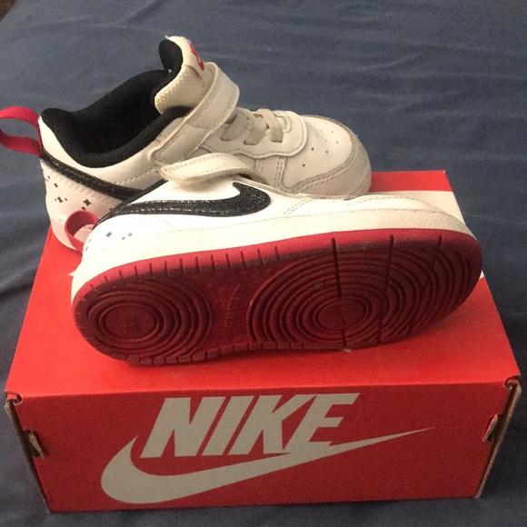 Nike Borough Low 2 SE 8c - Picture 5 of 5